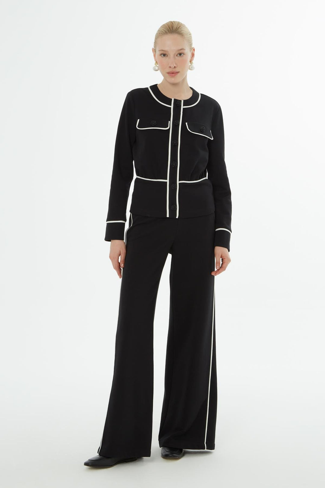 KIWE - Cardigan with Buttons and Tracksuit Set